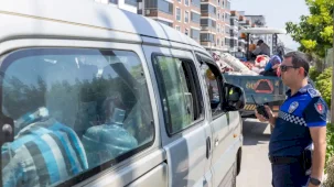 İzmir Büyükşehir'den tarım işçisi servislerine sıkı denetim