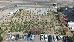 İzmir'de eski benzinlik yeşile dönüştü