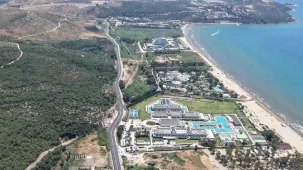 İzmir'de Pamucak yolu baştan sona yenilendi