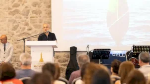 İzmir’deki uluslararası eleştirel eğitim zirvesi başladı