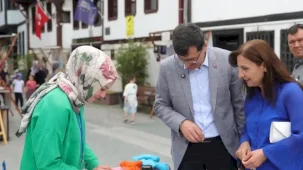 Kütahya'da Başkan Kahveci, Germiyan Sokak'ta üreticilerle buluştu