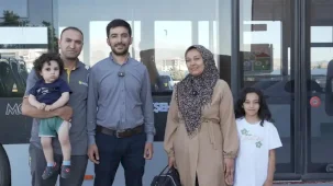 Malatya'da içi ziynet eşyaları dolu unutulan çanta sahibine teslim edildi