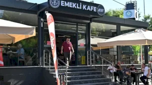 Manisa'da Emekli Kafe kısa sürede gözde mekan oldu