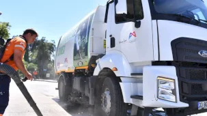 Mersin’de Büyükşehir’den temizlikte kesintisiz hizmet