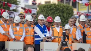 Mersin’de ulaşım için dev yatırım! Vatan Caddesi-Kuyuluk Kavşağı’nın temeli atıldı