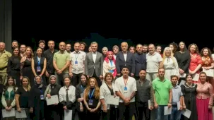 Trabzon Şehir Tiyatrosu yeni yeteneklerini mezun etti