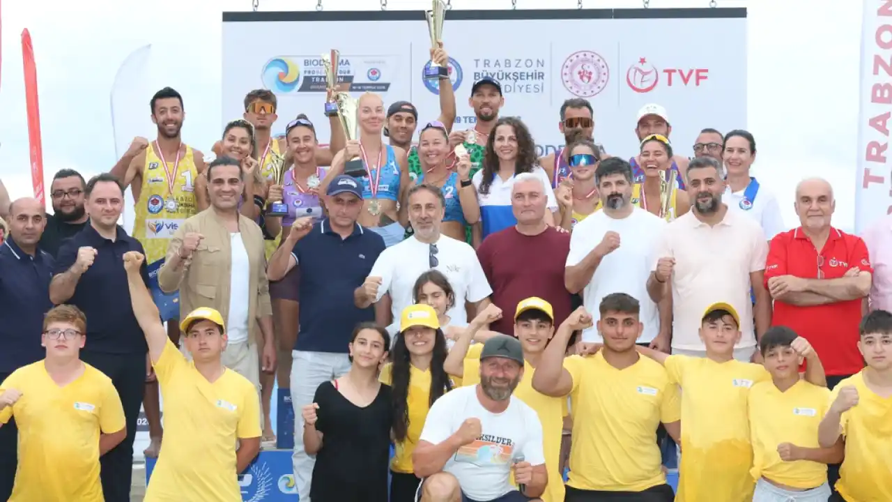 Trabzon’da plaj voleybolu heyecanı