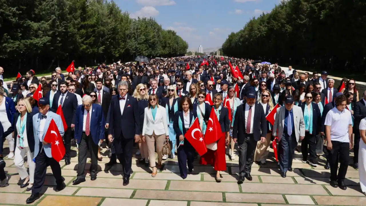 Türkiye Rotary ailesinden yeni döneme Anıtkabir’den güçlü mesaj