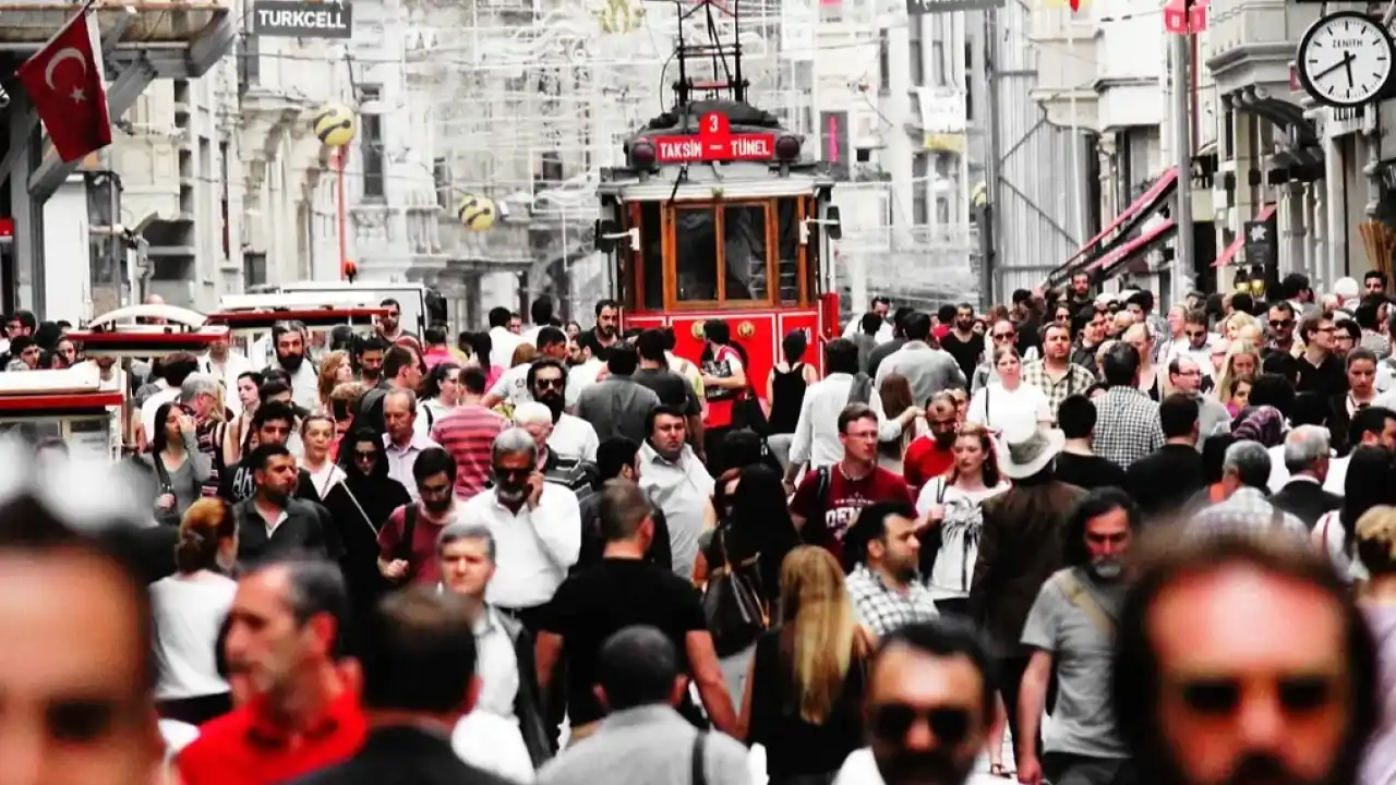 Türkiye’de erkekler 75, kadınlar 80 yıl yaşıyor