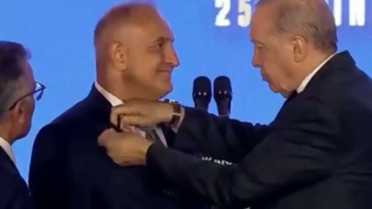 25. yıl programında AK Parti'ye 10 yeni katılım