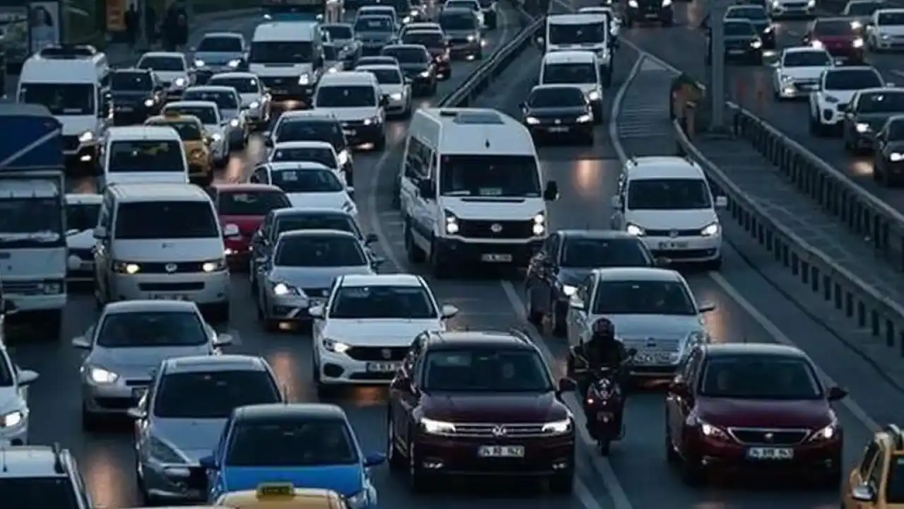 7 ayda 1,17 milyon taşıt trafiğe çıktı... Gri renk halen tercih sebebi
