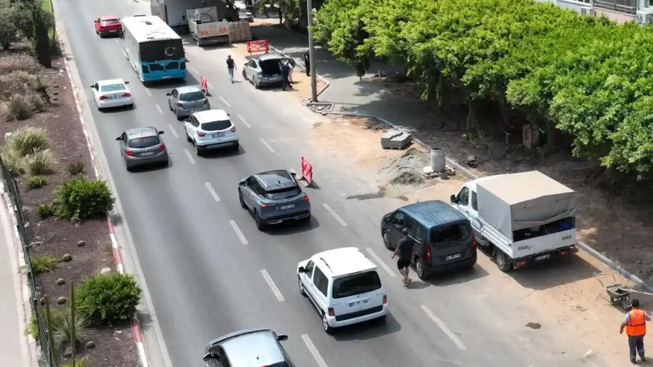 Antalya’da bulvarlar modern görünüme kavuşuyor