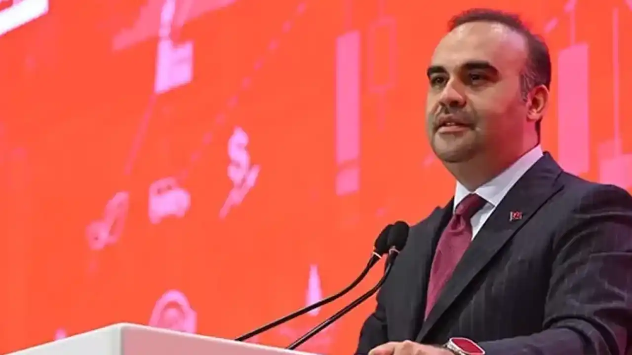 Bakan Kacır: Türkiye ekonomisi 24 çeyrektir büyüyor