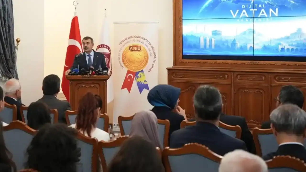 Bakan Tekin'den 'dijital vatan' dersi