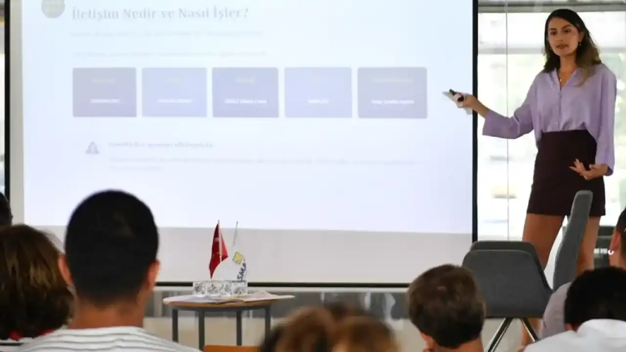 Beylikdüzü'nde geleceğin iletişim becerileri konuşuldu