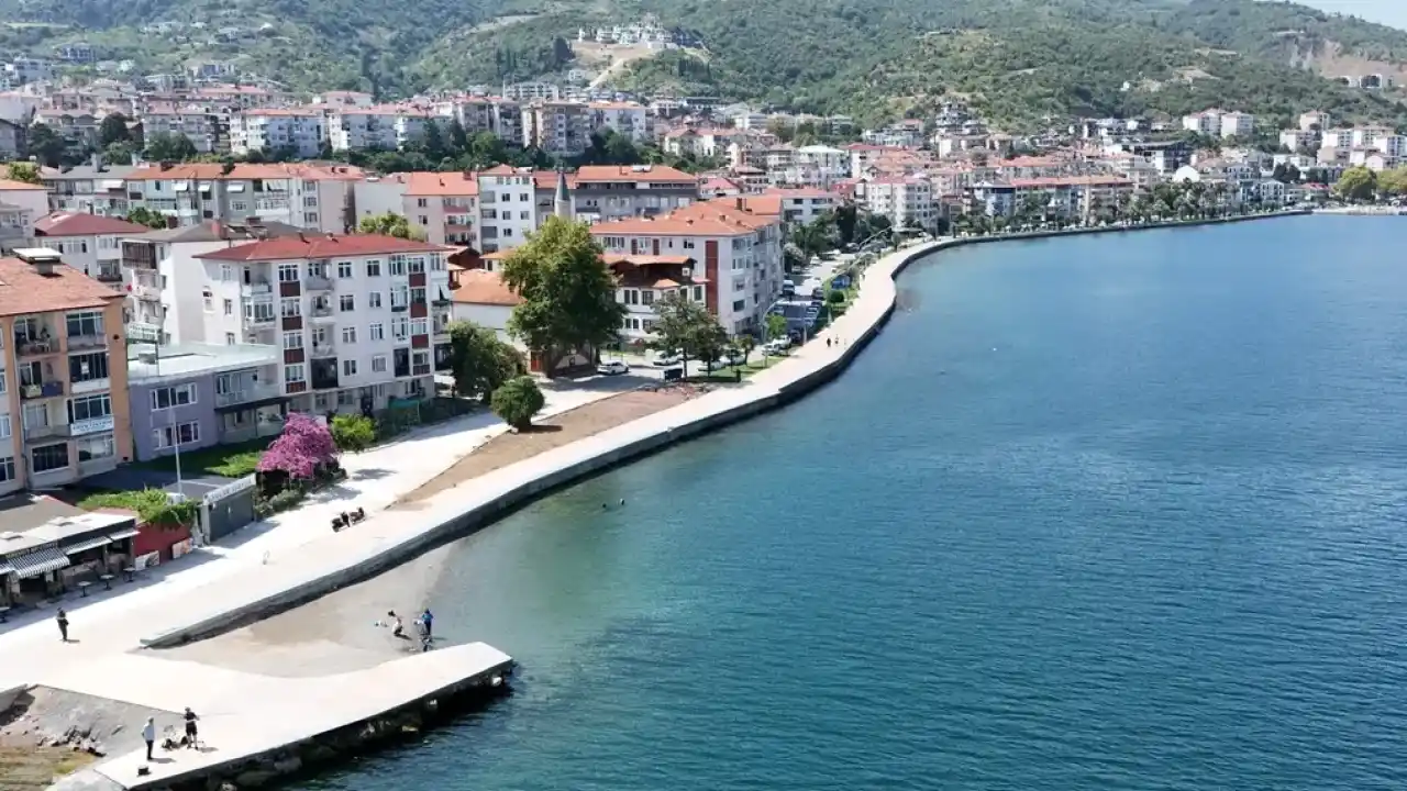 Değirmendere sahili dalga kırıcı setle güçlendirildi