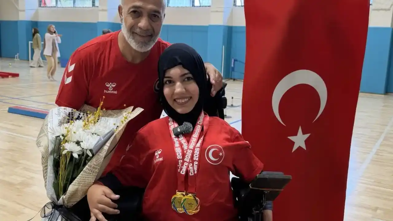 Dünya şampiyonu Alyurt'a sürpriz kutlama