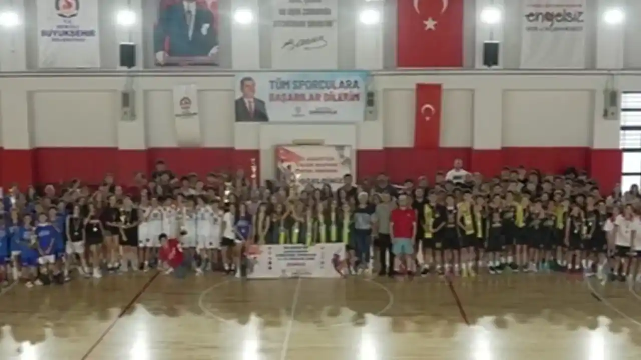 Ege’nin genç sporcuları Denizli’de buluştu