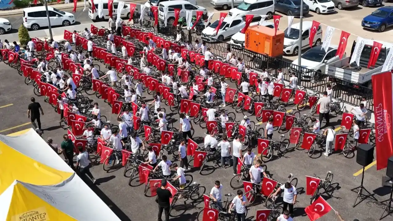 Gaziantep’te Yaz Kur’an Kursu öğrencilerine bisikletli ödül