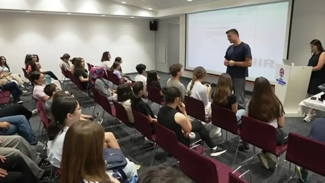 Gençler Denizli Büyükşehir ile dünyaya açıldı