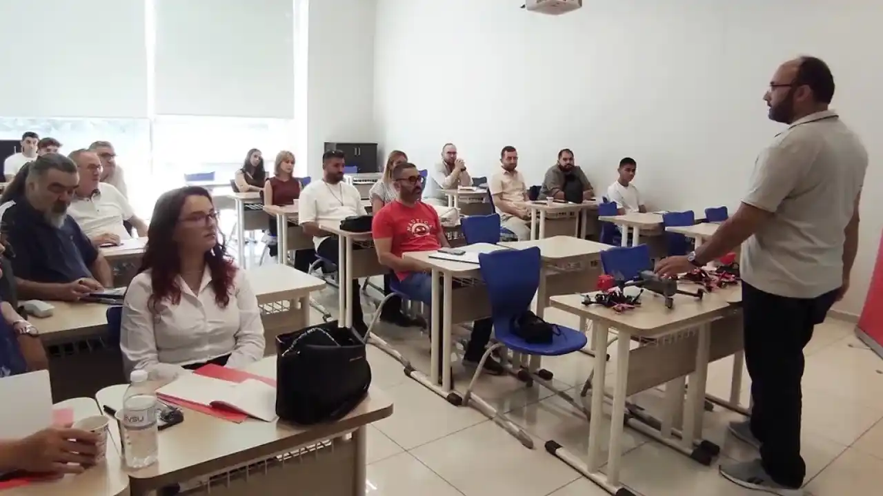 İletişim Başkanlığı’ndan basın mensuplarına İHA-1 ticari pilot eğitimi