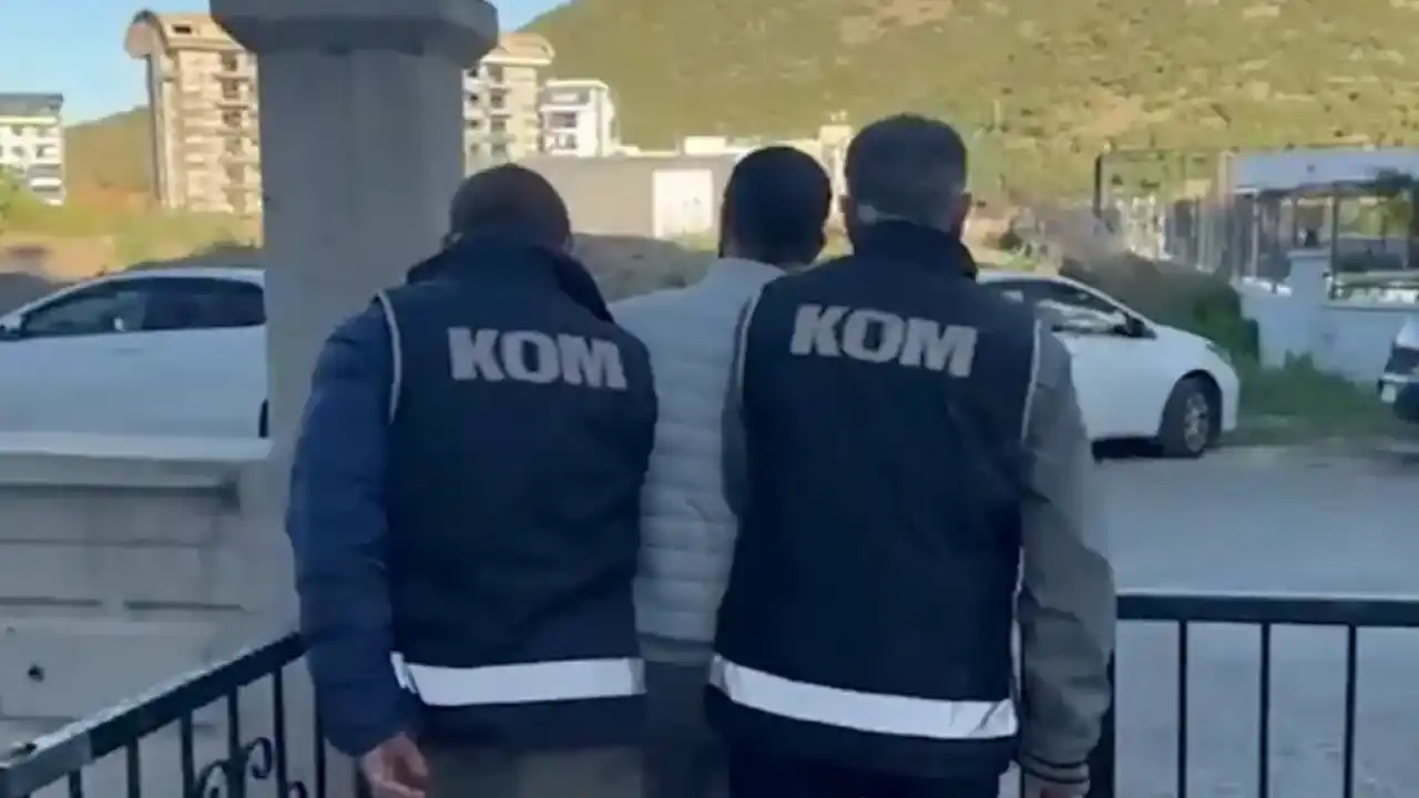 İzmir merkezli organize suç örgütüne operasyon! 36 şüpheliye eş zamanlı baskın