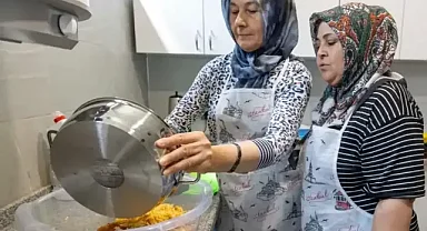 İzmir'de Dayanışma Mutfağı anneleri bir araya getiriyor