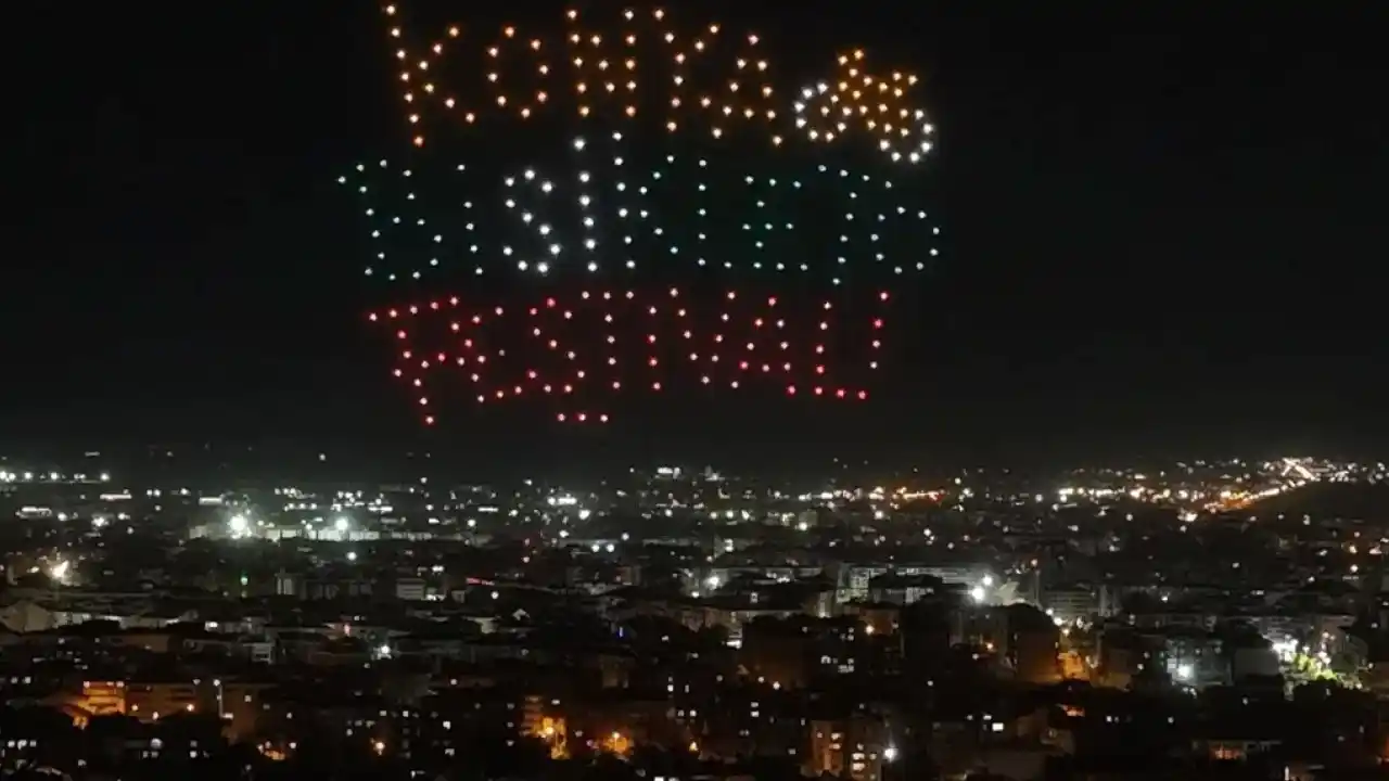 Konya Taş Bina'da festivale özel video mapping ve drone gösterisi büyüledi