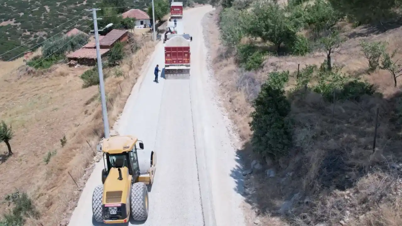 Manisa Büyükşehir’den Kula’da 12,5 kilometrelik yol hamlesi