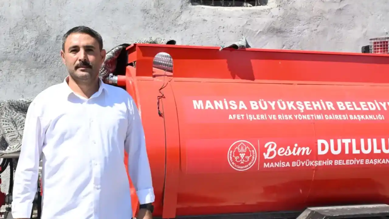 Manisa Büyükşehir’in tankeri yangının köye ulaşmasını engelledi