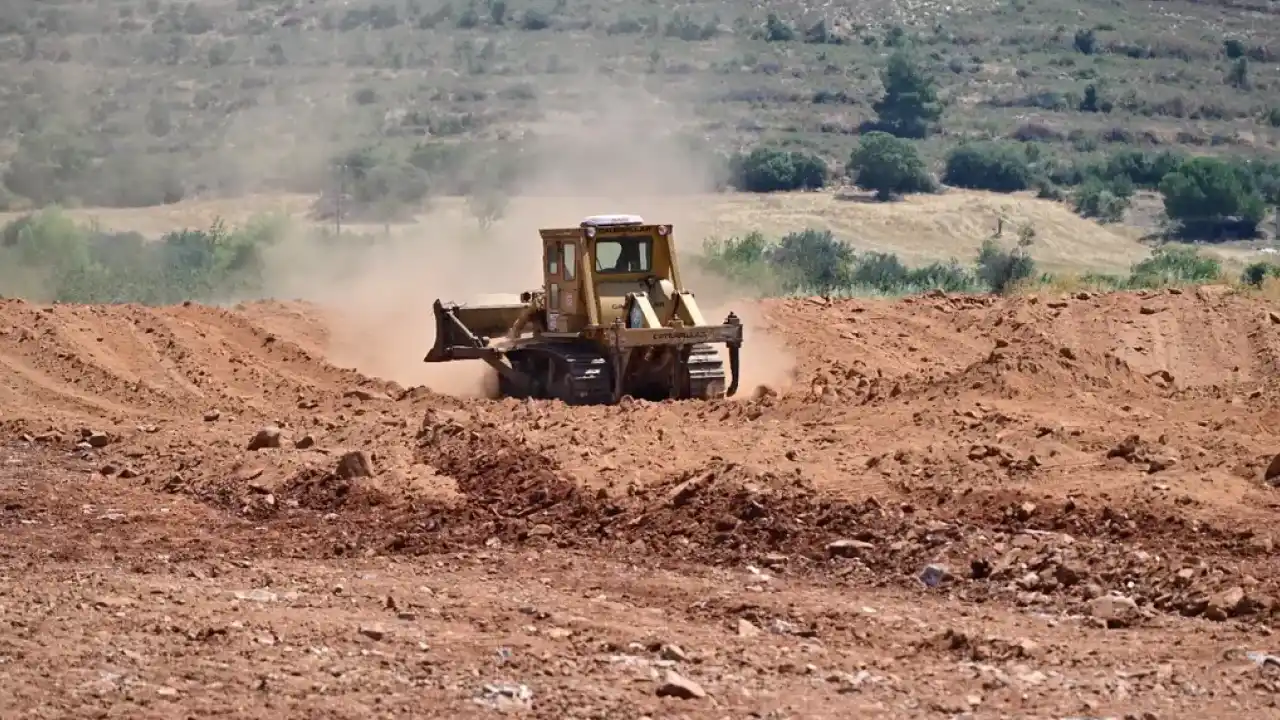 Manisa Salihli’ye hayvancılık, sulama ve yangınlar için gölet hazırlığı