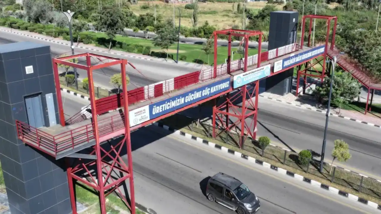 Manisa’da üst geçide asansör kolaylığı