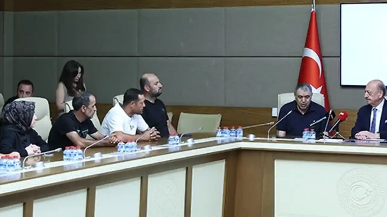 Milletvekili Bilgin TBMM'de maden işçilerinin ailelerini kabul etti