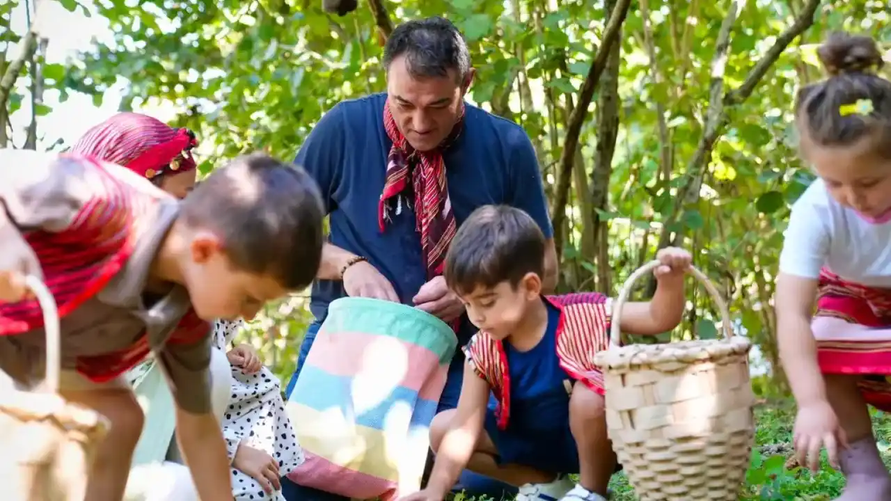 Minikler fındık bahçesine girdi