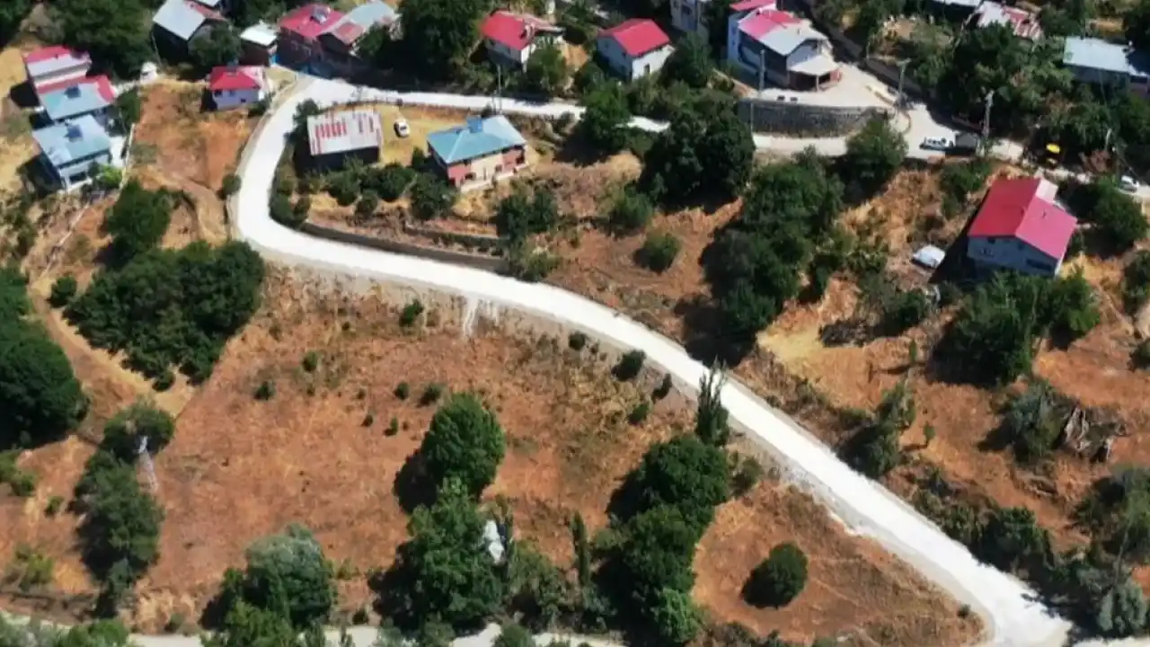 Ordu Mesudiye’de beton yol çalışmasıyla güvenli ulaşım