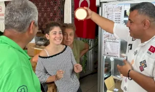 300 yıllık Silifke Yoğurdu marka yolunda... Ters çevrilmesine rağmen dökülmeyen yoğurt şaşırtıyor