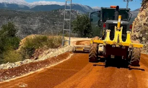 Alanya’nın kırsal yollarında yoğun mesai