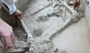 Aspendos’ta 2 bin 400 yıllık gizem... Güreşçi mezarı ortaya çıktı