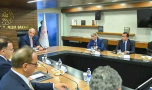 Bakan Ersoy, hizmet ihracatında yeni hedefleri değerlendirdi