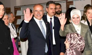 Bakan Göktaş'tan Malatya Şehir Kütüphanesi'ne tam not