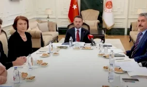 Bakan Gürlek Mumcu ailesiyle görüştü