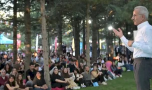 Bakan Uraloğlu kariyer buluşmasında gençlerle buluştu