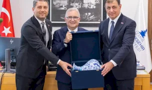 Dominik Ankara Büyükelçisi Lora’dan İzmir Büyükşehir'e ziyaret