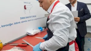 Eş-dost yok, liyakat var!