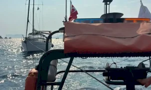 Fethiye açıklarında arızalanan tekne kurtarıldı