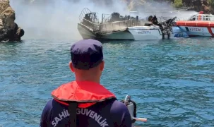 Fethiye'de gezinti teknesinde yangın! 115 kişi tahliye edildi