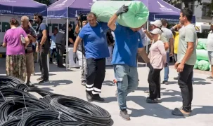 İzmir Büyükşehir’den domates ve çilek üreticisine iklim zırhı