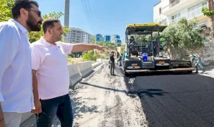 İzmir Narlıdere'de asfalt mesaisi