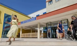 İzmir'de görme engellilere rehberlik edecek personele özel eğitim