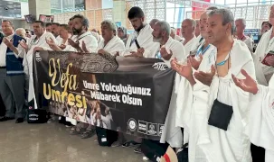 Konya'dan 'Vefa Umresi'nin ilk kafilesi uğurlandı